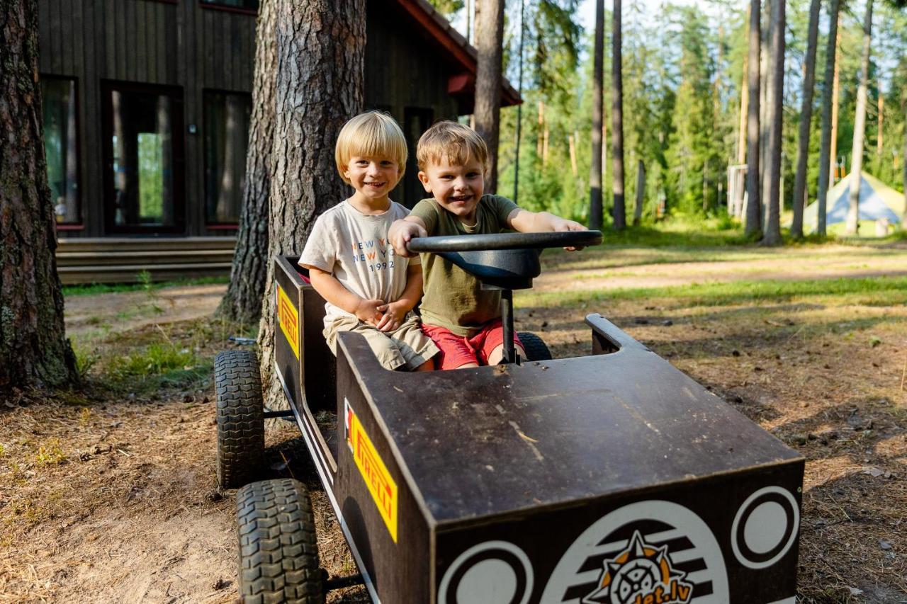 Kempings Ozolkalns Cēsis Buitenkant foto